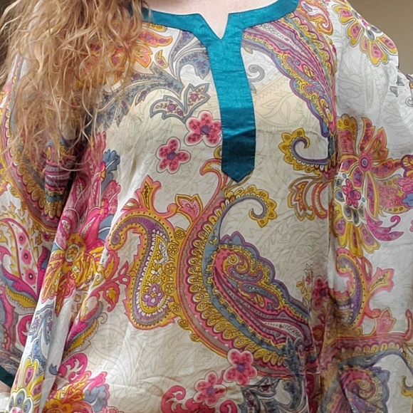 Vivāā Colorful Sheer Paisley Pullover Blouse - Picture 2 of 10